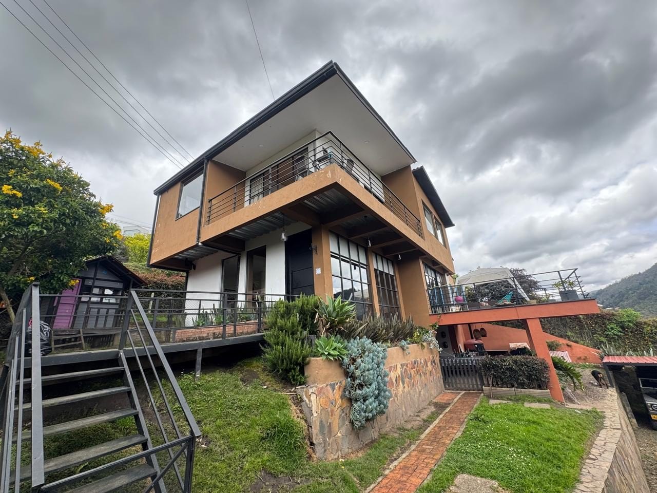 CASA CAMPESTRE EN VENTA – LA CALERA