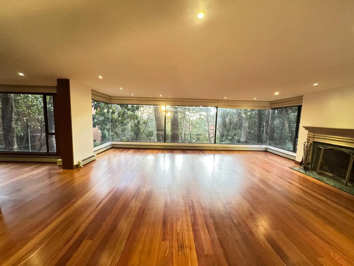 Arriendo - Exclusivo apartamento en Los Rosales – Bogotá